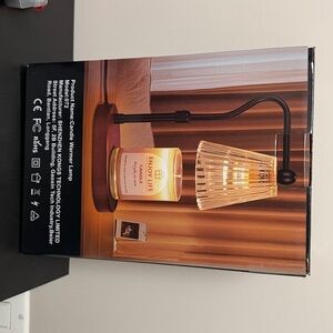 Elegant Black and Gold Table Lamp